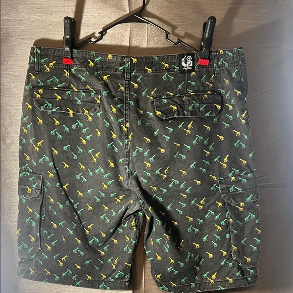 LRG/Lifted Research Group Black CargoShorts with Dinosaur Print Sz.44 - Picture 8 of 12